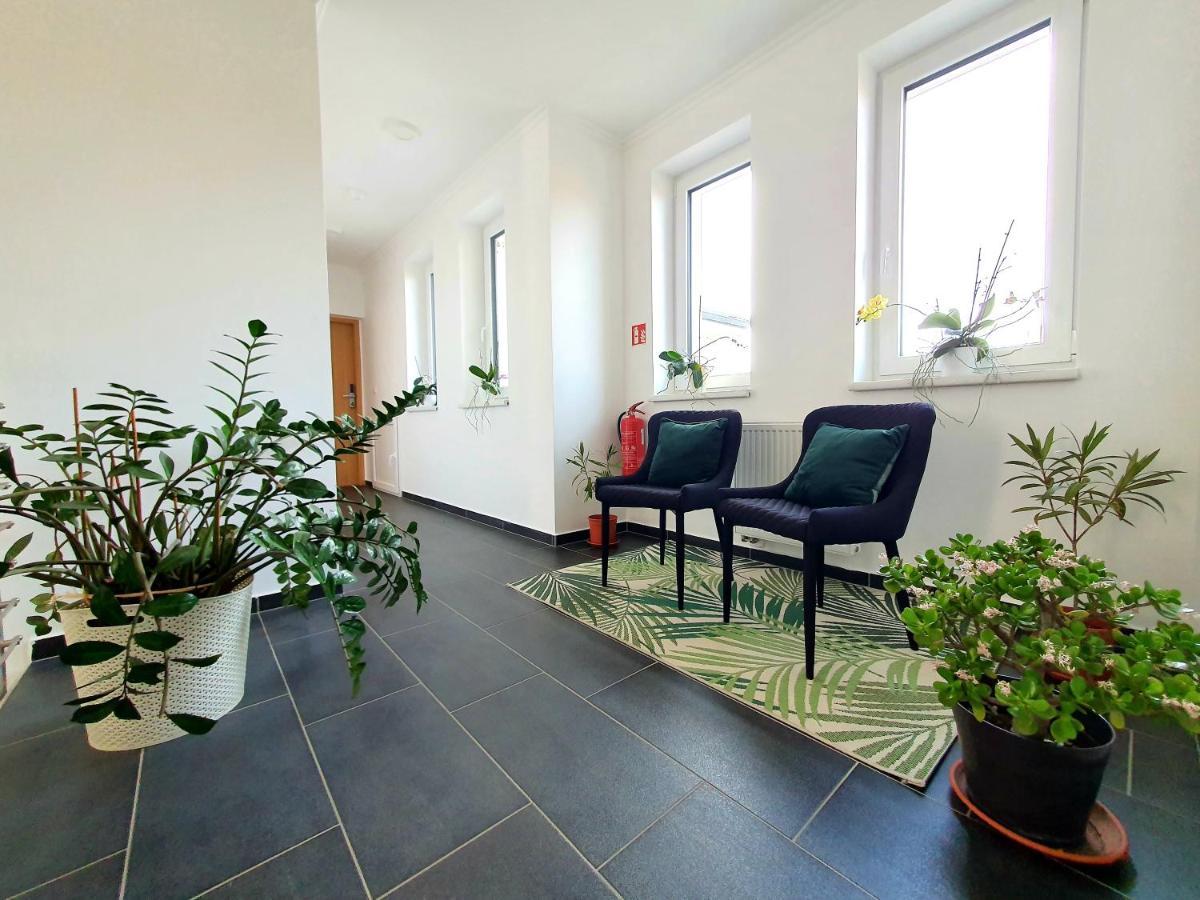 Maya Apartment Sárvár Extérieur photo